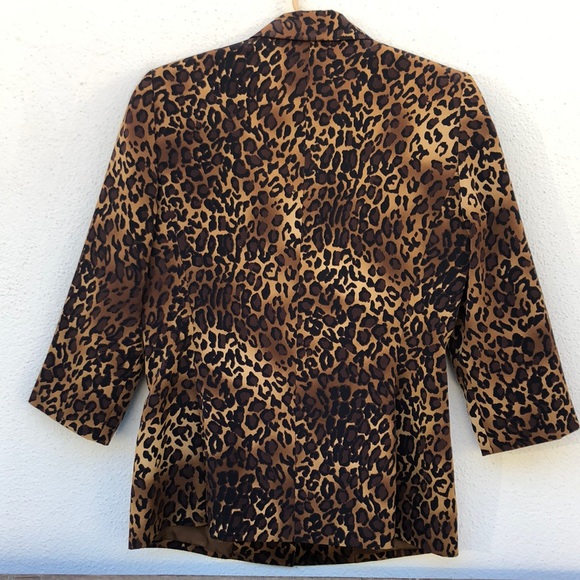 Le Suit leopard print blazer with shoulder pads and elbow length sleeves - Picture 2 of 4